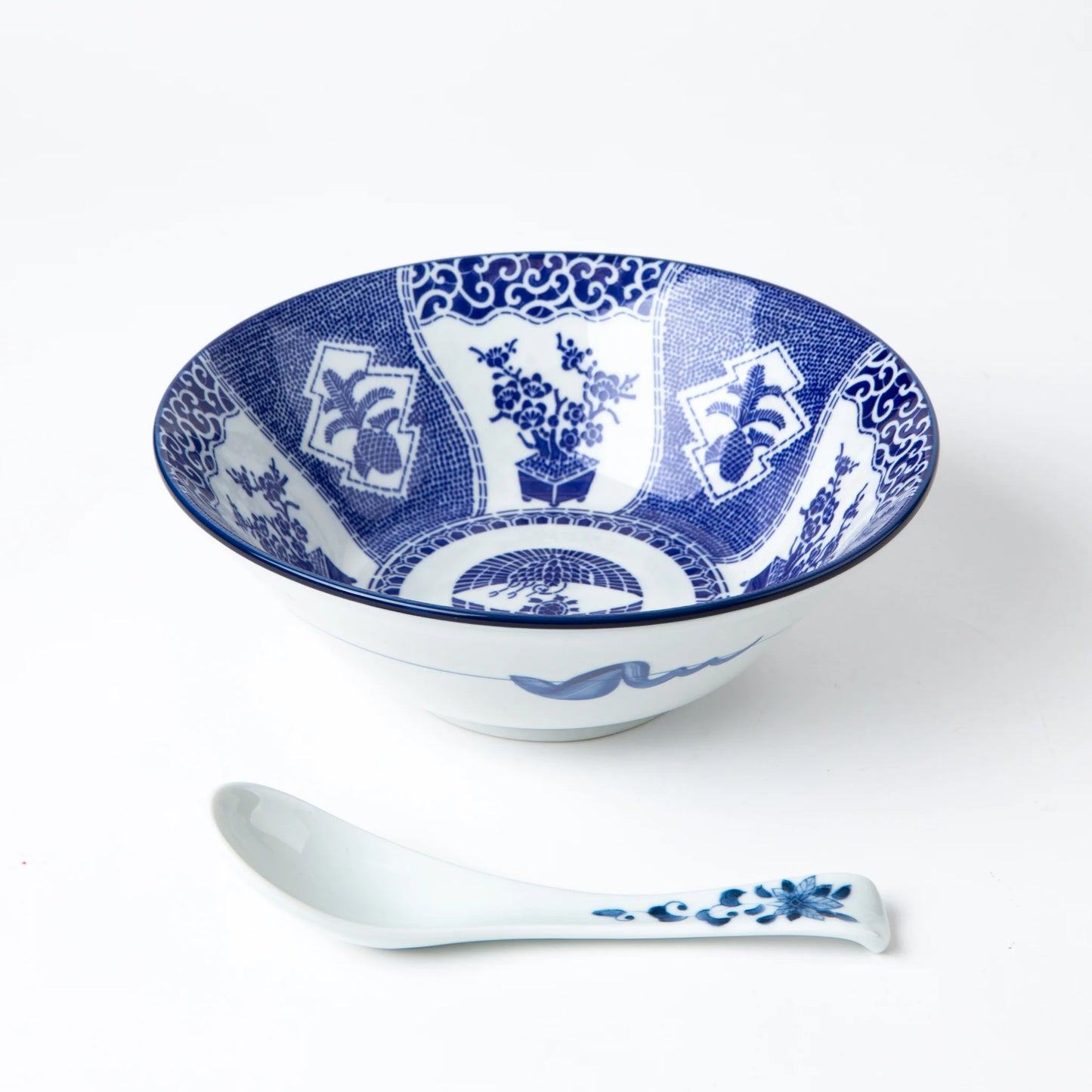 Mino Ware Pine Bamboo Plum Chiseled Noodle Bowl Set