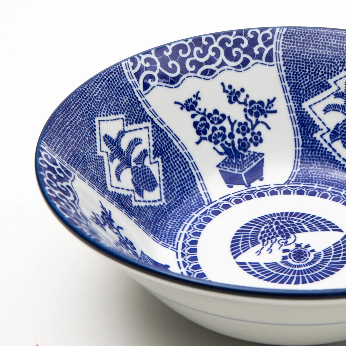 Mino Ware Pine Bamboo Plum Chiseled Noodle Bowl Set