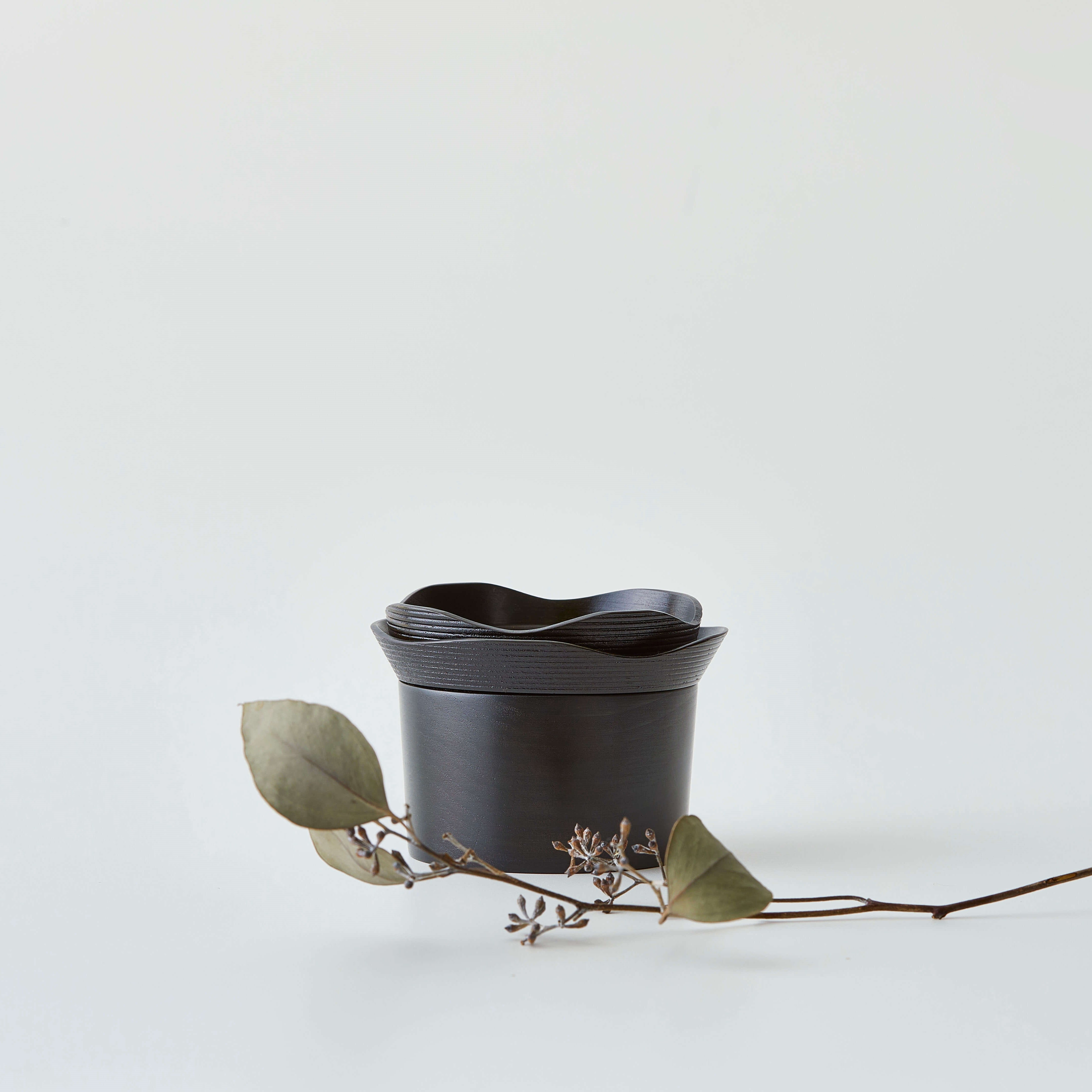 Yae Bowl and Plates Set