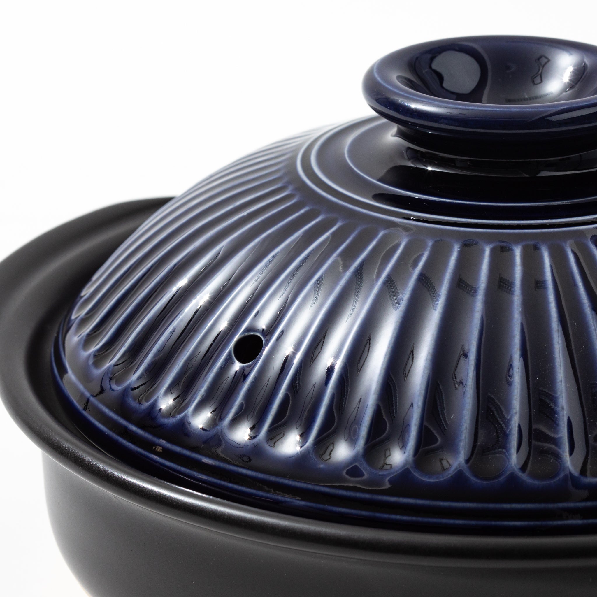 GINPO Chrysanthemum Blue Glaze Donabe Clay Pot (3-4 People)