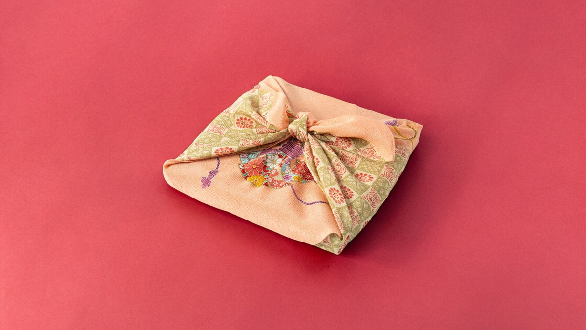 A Beginners Guide to the Many Uses of Furoshiki Wrapping Cloths – omakase