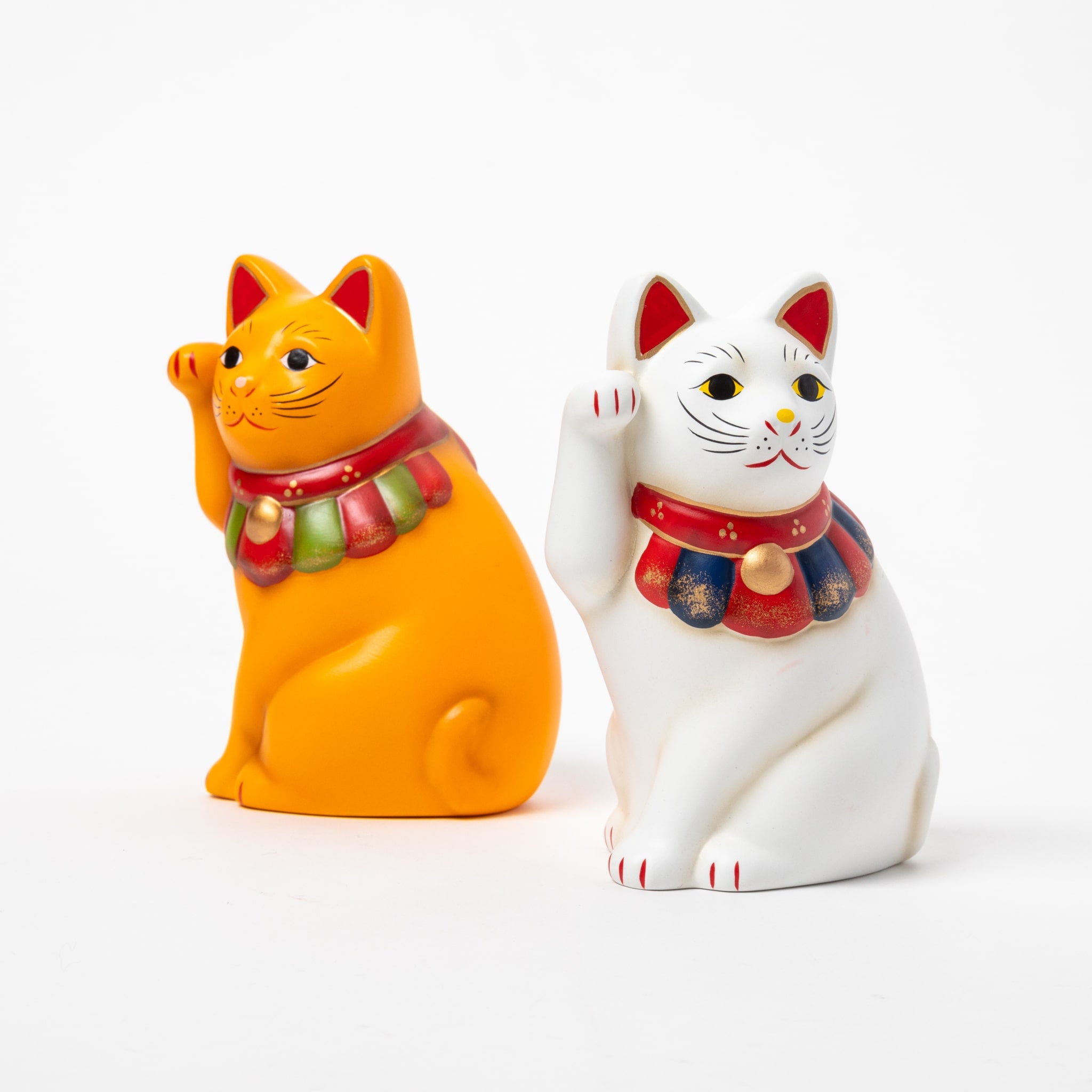 Seto Yellow Yokosuwari Maneki Neko