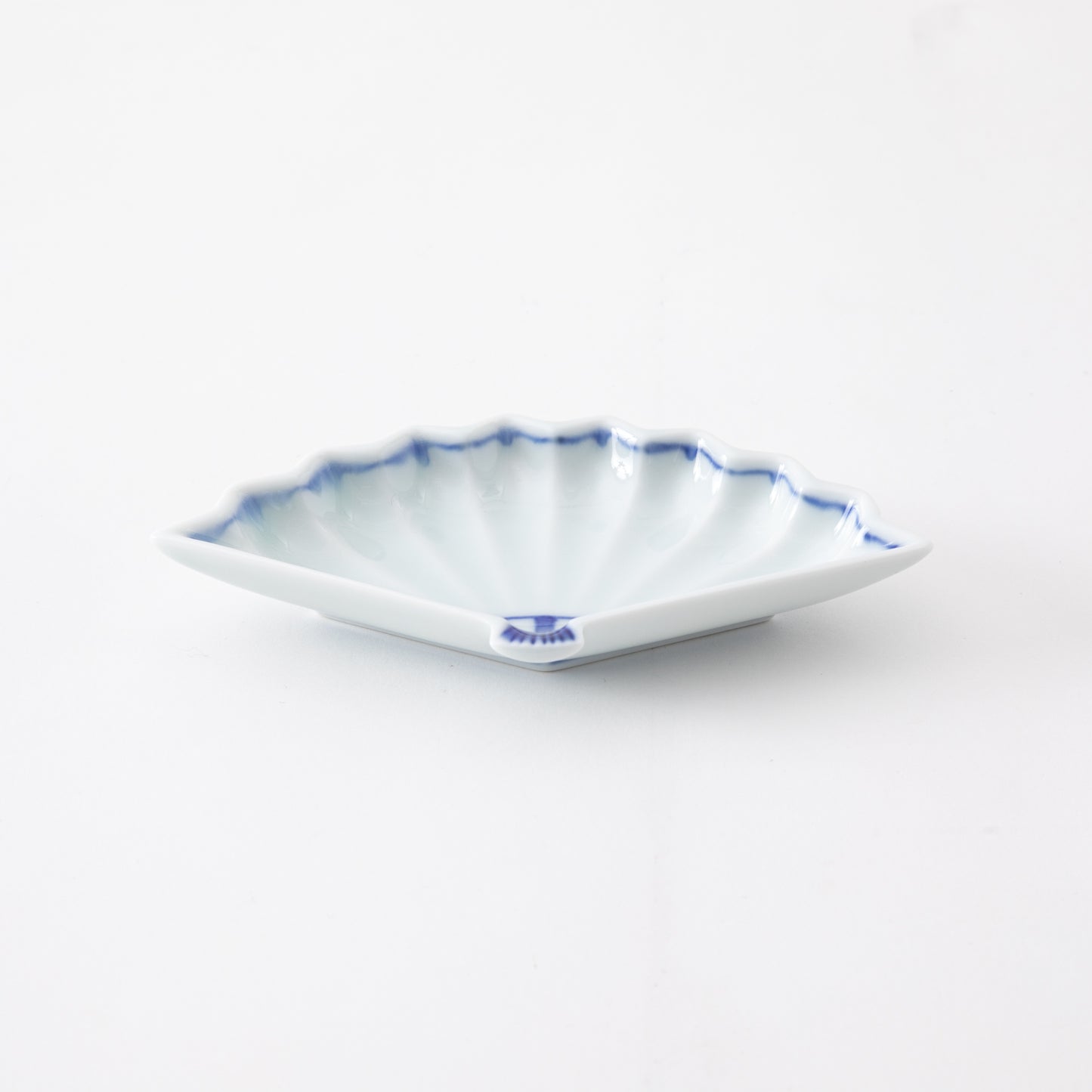 Keizan Kiln Arita Folding Fan-Shaped Sauce Dish