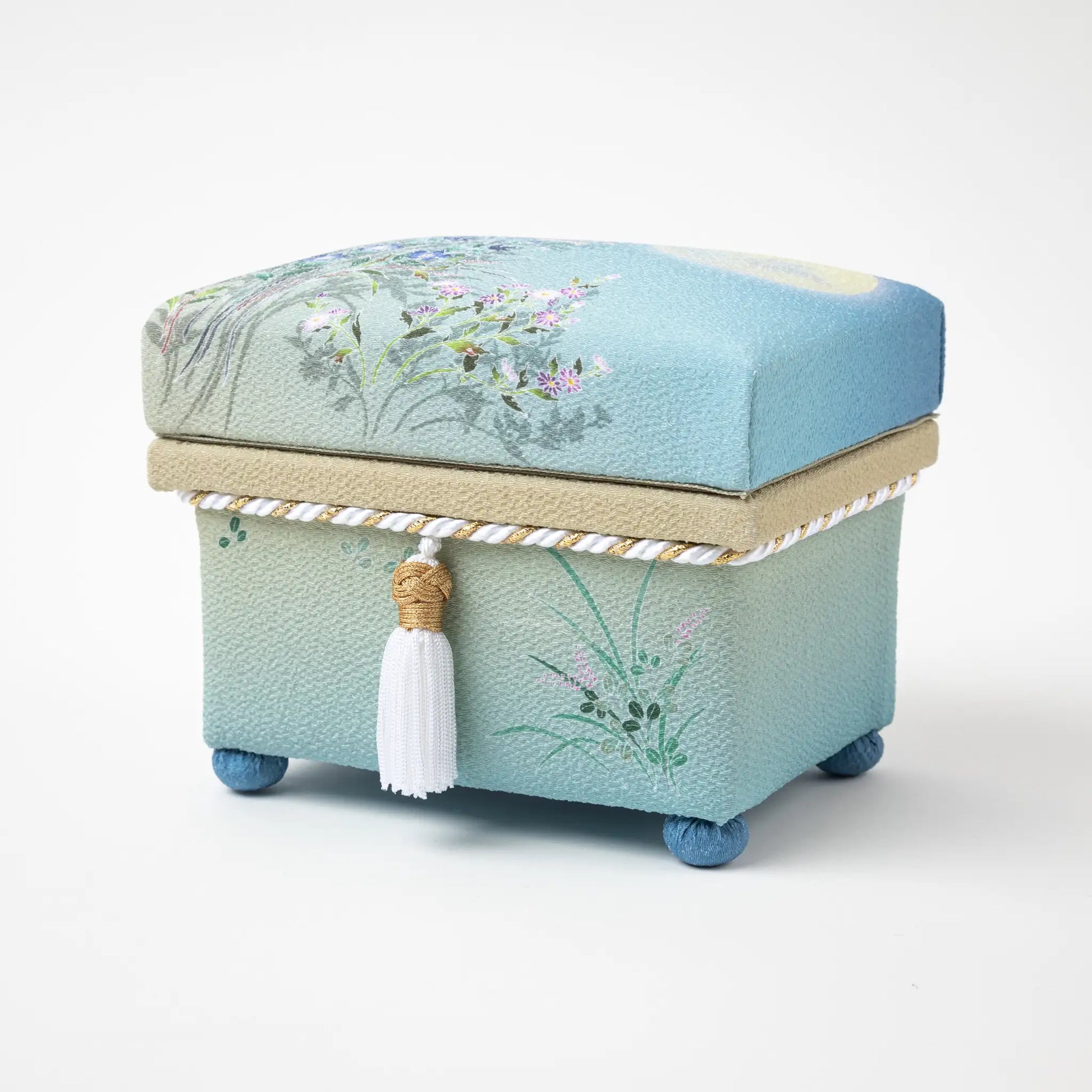 Full view of the Kaga Yuzen Autumn Night Accessory Box by hisatsune YUZEN, featuring a serene autumn night design with soft blue and green tones and a golden white tassel.