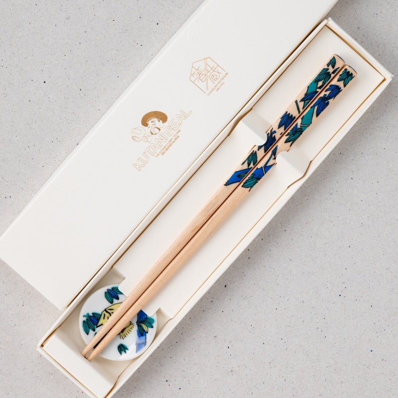 KUTANI SEAL Floral Chopsticks with Chopstick Rest (Bamboo / Take) – omakase