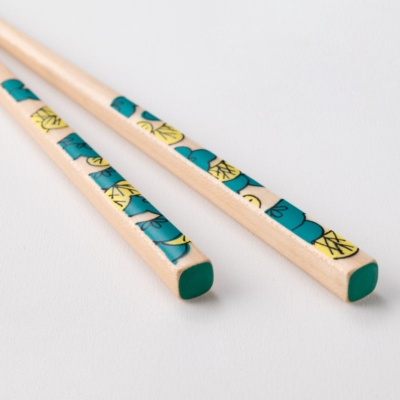 KUTANI SEAL Floral Chopsticks with Chopstick Rest (Pine Tree / Matsu)