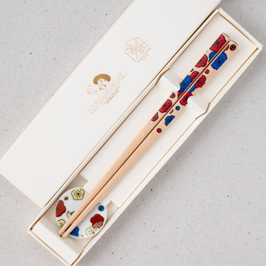 KUTANI SEAL Floral Chopsticks with Chopstick Rest (Plum/ Ume)
